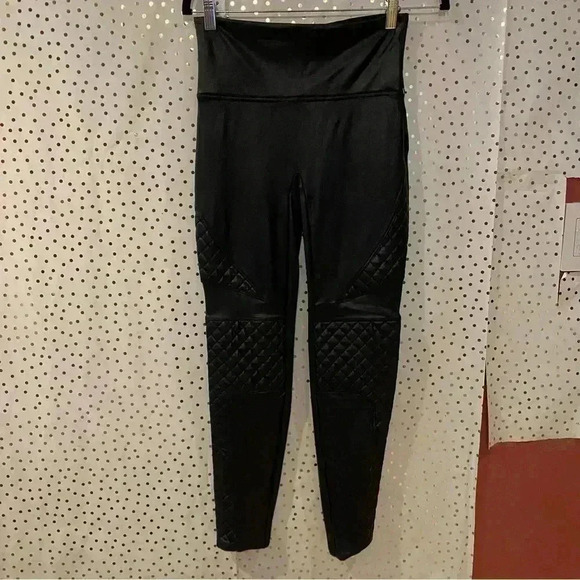 SPANX Faux Leather Quilted Leggings - Picture 2 of 8